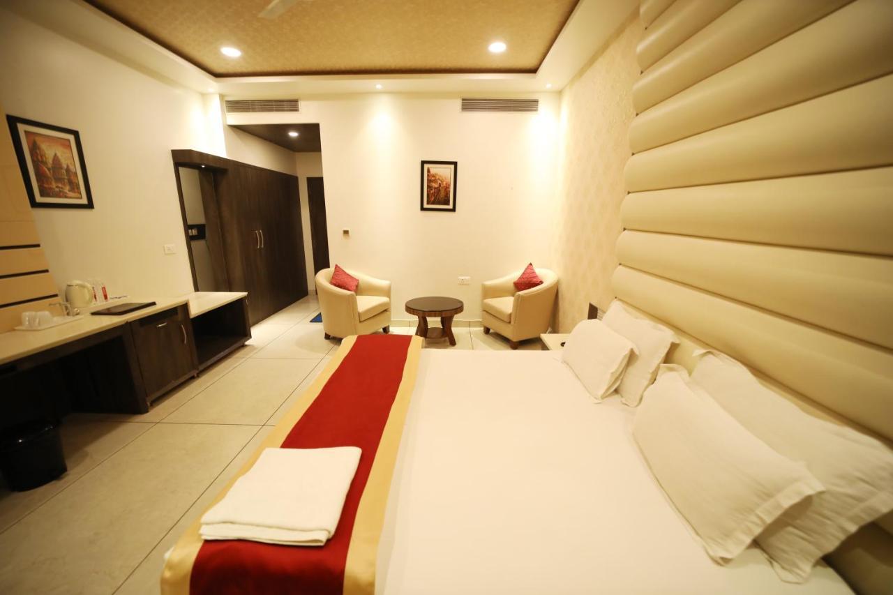 Hotel Panchsheel Ayodhya Ngoại thất bức ảnh