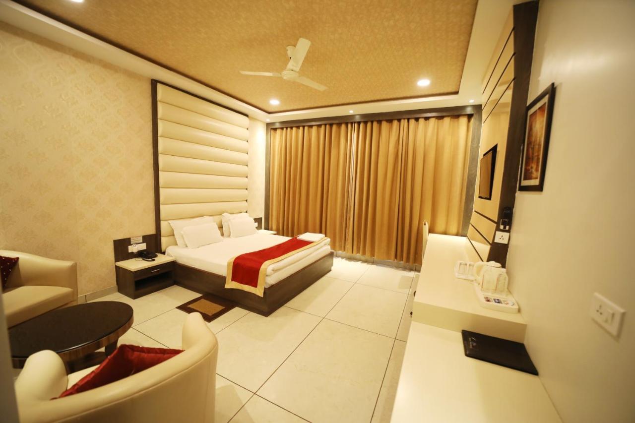 Hotel Panchsheel Ayodhya Ngoại thất bức ảnh
