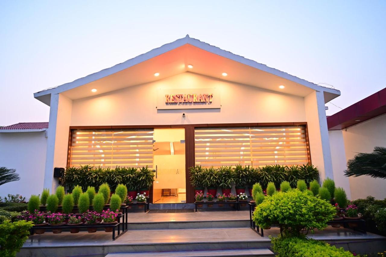 Hotel Panchsheel Ayodhya Ngoại thất bức ảnh